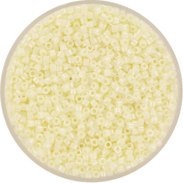 Miyuki Delica 11/0 DB2402 - Ceylon Light Buttercream